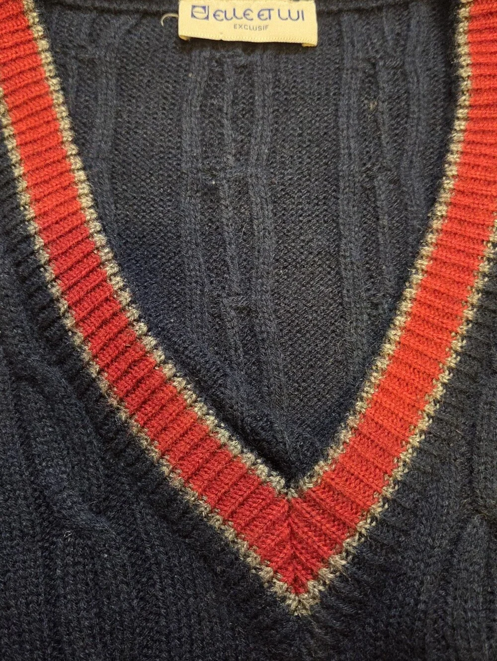 Vintage Elle et Lui Exclusif Cable Knit V-Neck Sweater Size Lg